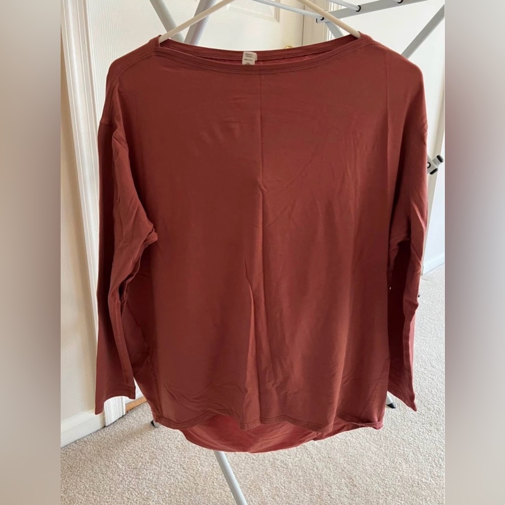 Lululemon Back in Action long sleeve shirt in size 6